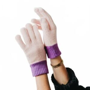 NEW PRETTY SIMPLE women's two tone smart gloves in pink/purple